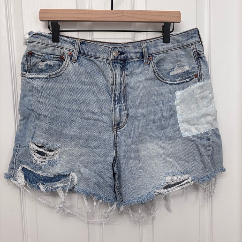 Light Wash Distressed Boyfriend Shorts | American Eagle Size 16